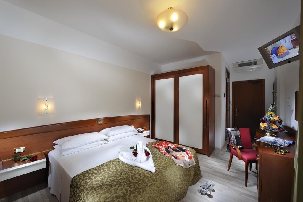 Hotel Eden Бібіоне Номер фото