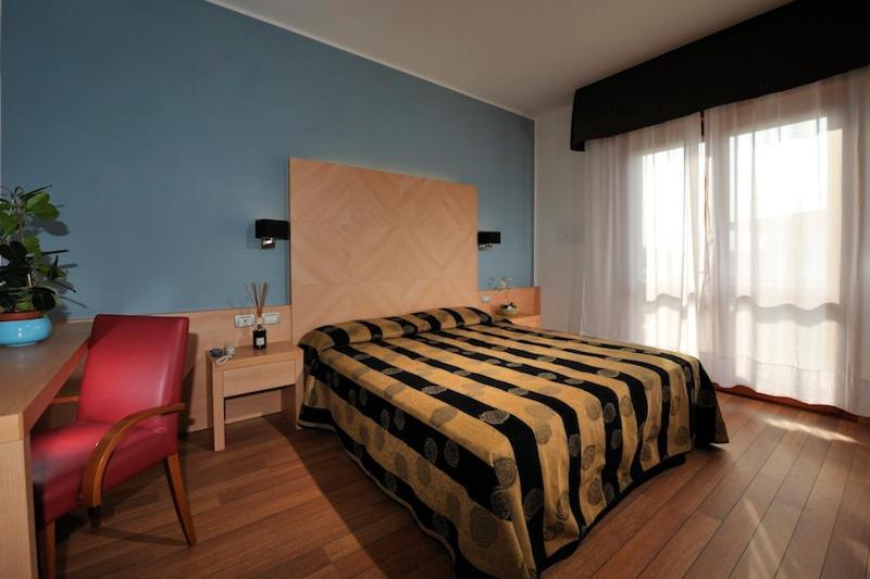 Hotel Eden Бібіоне Екстер'єр фото