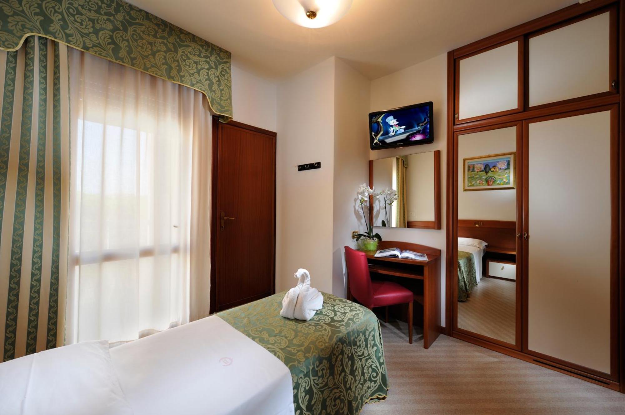 Hotel Eden Бібіоне Екстер'єр фото